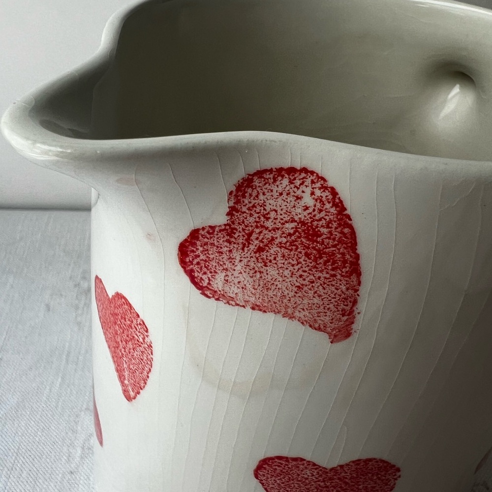 Heart Patterned Ceramic Pitcher - Picture 5 of 10